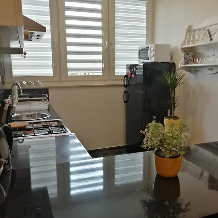 Apartman Jele With Garden *