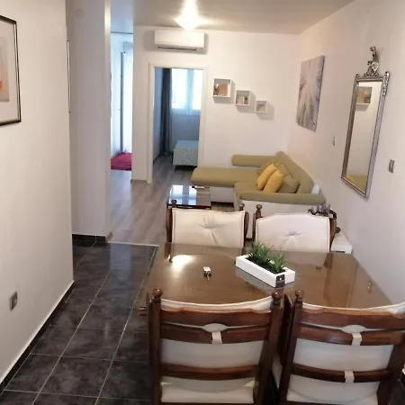 Apartment Apartman Jele With Garden