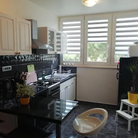 Apartman Jele With Garden شقة سبليت