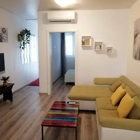 شقة Apartman Jele With Garden *